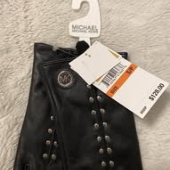 Michael Kors Gloves - Picture 2 of 2